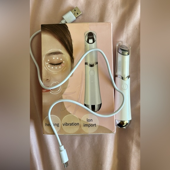 SOLD - Under eye rejuvenation tool - Picture 3 of 3